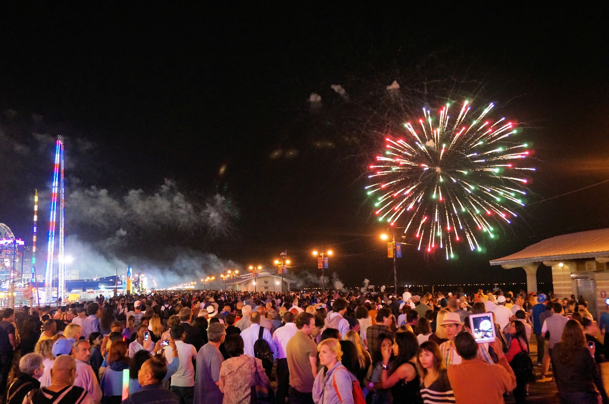 Free Things to Do in NYC Labor Day Weekend 2015 Coney Island Fireworks